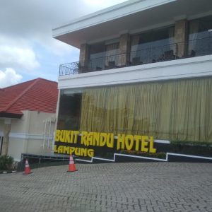 Hotel Bukit Randu Buang Limbah Ke Permukiman Warga