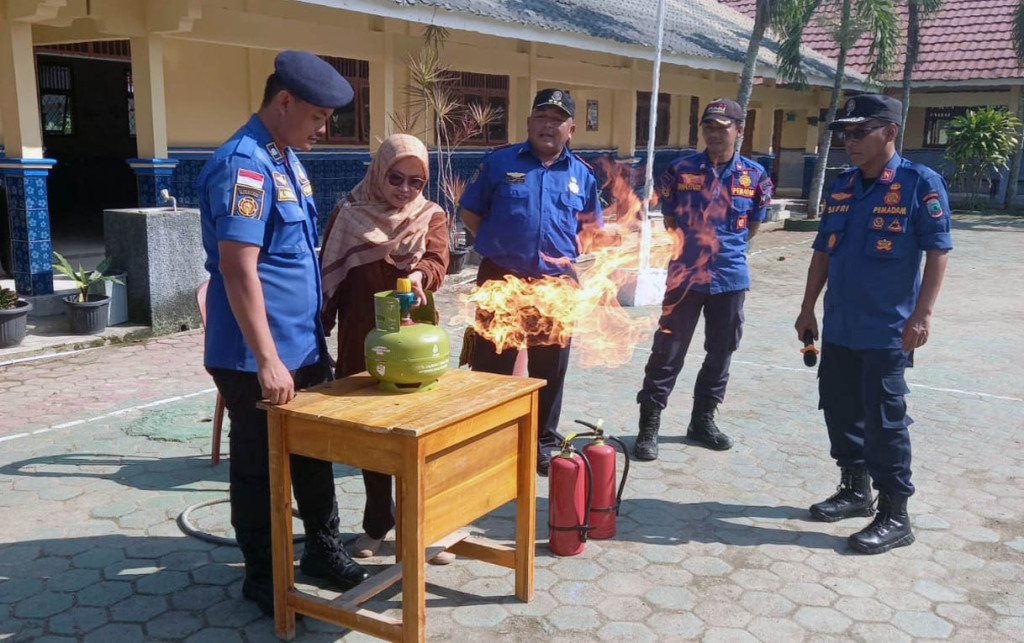 Sefri Masdian Sosialisasi Cegah Kebakaran Gunakan APAR