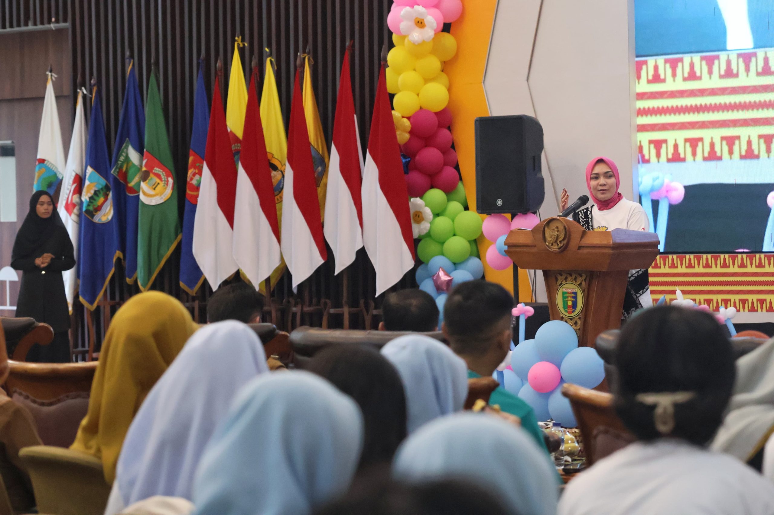 Kala Wulan Sari Menghibur Anak-Anak di Mahan Agung pada Peringatan HAN 2025