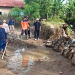 Satgas Jalan Lurus Gotong Royong Perbaiki Talud Way Tuba yang Jebol, Cegah Banjir Susulan di Kota Agung