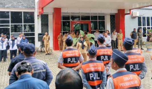 Eva Dwiana Beri Tiket Umrah untuk 2 Pegawai Dishub Bandar Lampung, Apresiasi Dedikasi Puluhan Tahun