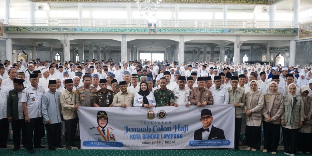 1.159 Jemaah Haji Bandar Lampung Dilepas, Eva Dwiana Doakan Sehat dan Mabrur