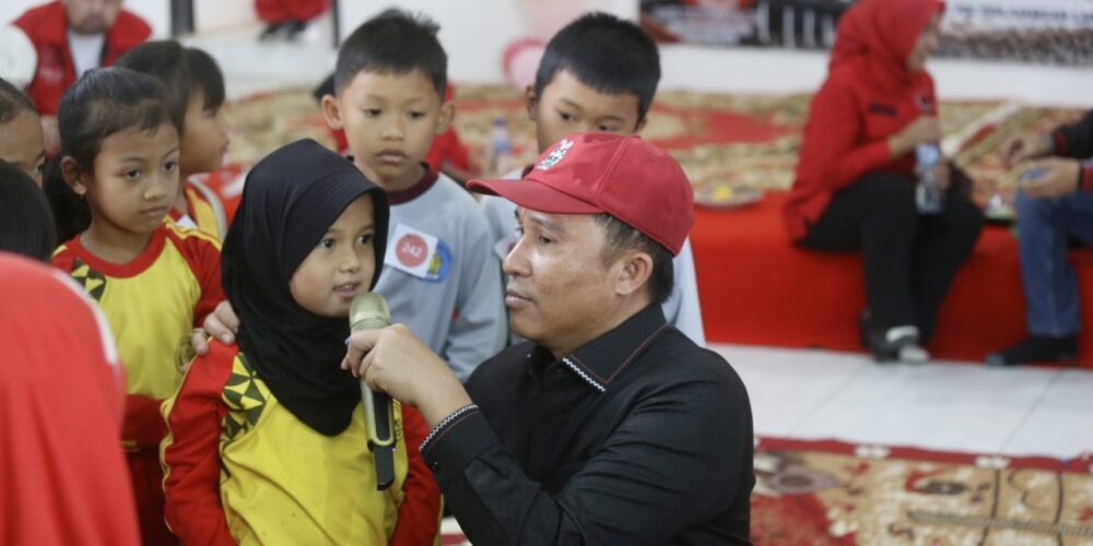 Peringati Bulan Bung Karno, Bupati Parosil Gelar Lomba Mewarnai dan Tebar 10.000 Benih Ikan untuk Ketahanan Pangan