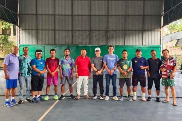 Beri Motivasi, Ketua PWI Lampung Hadir Pada Sesi Latihan Tim Tenis Lapangan Porwanas