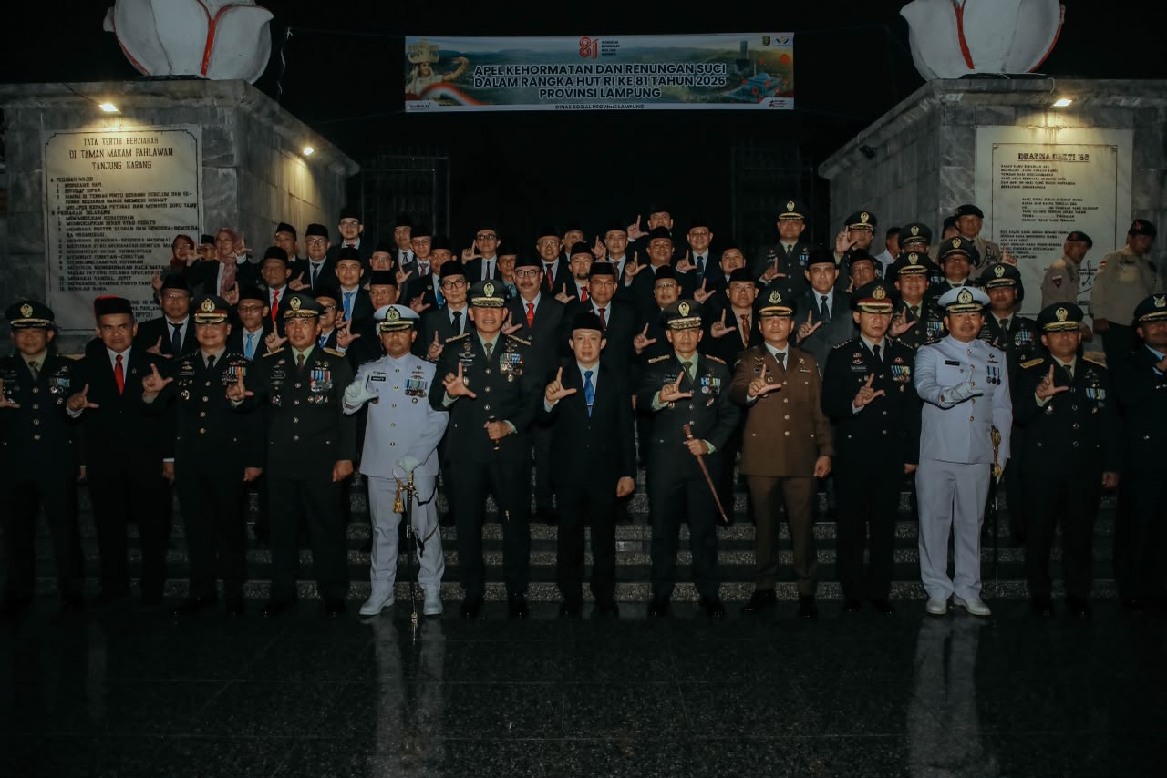 Jelang HUT ke-81 RI, Sekdaprov Lampung Ikuti Apel Kehormatan dan Renungan Suci