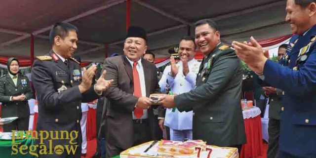 ARINAL HADIRI UPACARA PERINGATAN HUT TNI KE-77