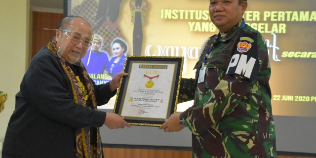 Rekor Dunia MURI Hadiah Terbesar DI Hari Ulang Tahun Ke-74 POM TNI AD.