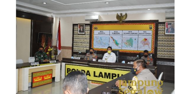 Kasrem 043/Gatam Ikuti Rakor Lintas Sektoral Secara Vicon Di Mapolda Lampung