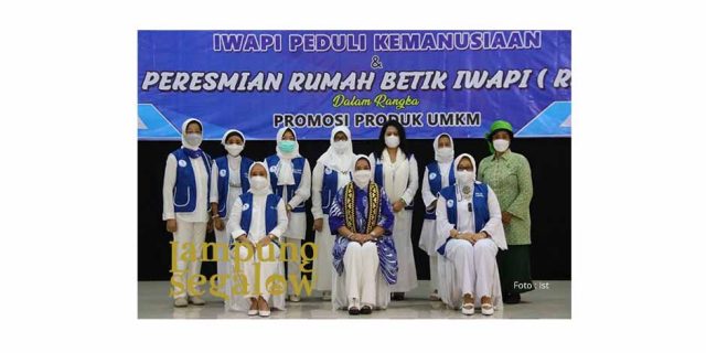 Ketua Dewan Pembina IWAPI Lampung, resmikan Rumah “BETIK”